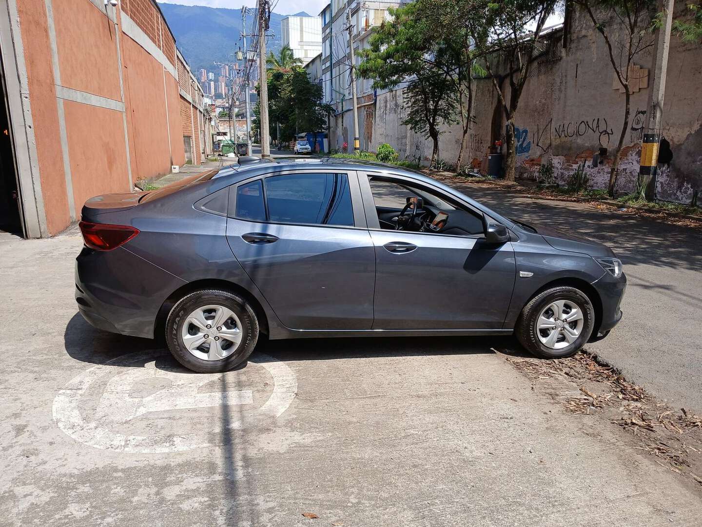 Chevrolet - Onix - 2025