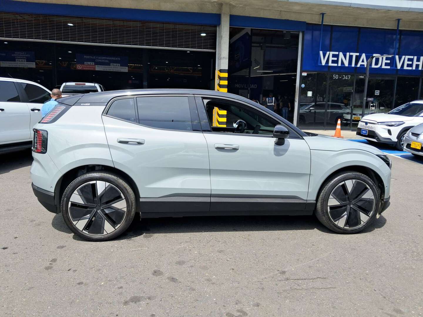 Volvo - XC30 - 2024