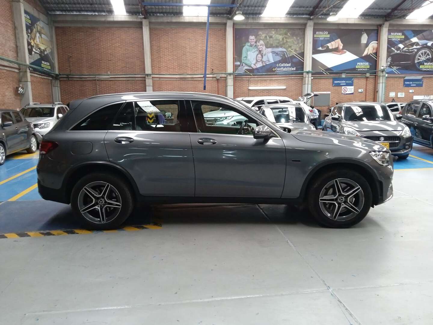 Mercedes Benz - GLC300E - 2022