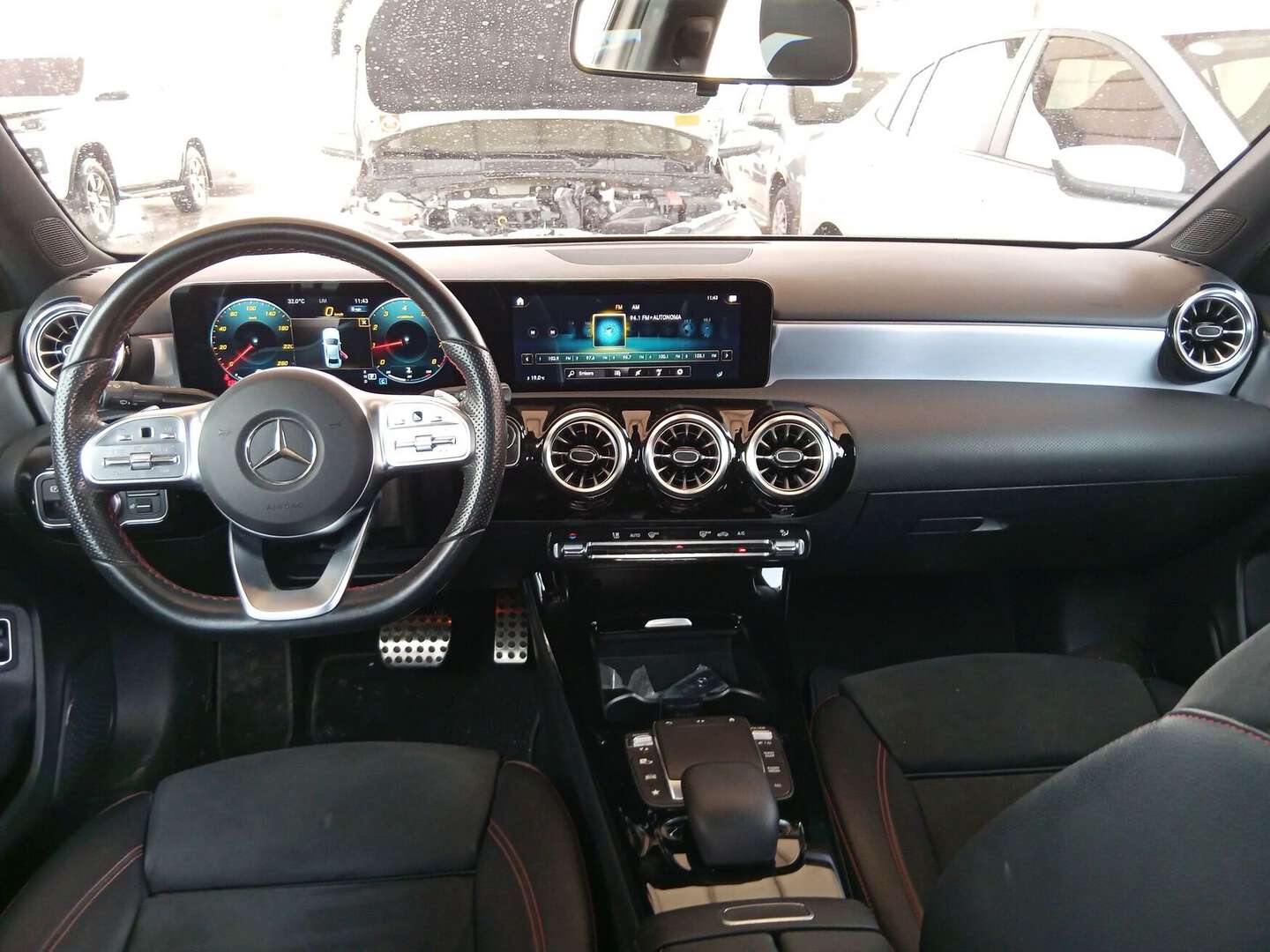 Mercedes Benz - A180 - 2022