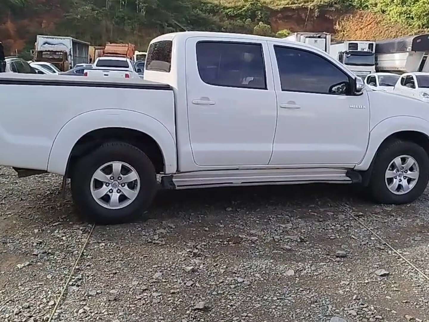 Toyota - Hilux - 2016