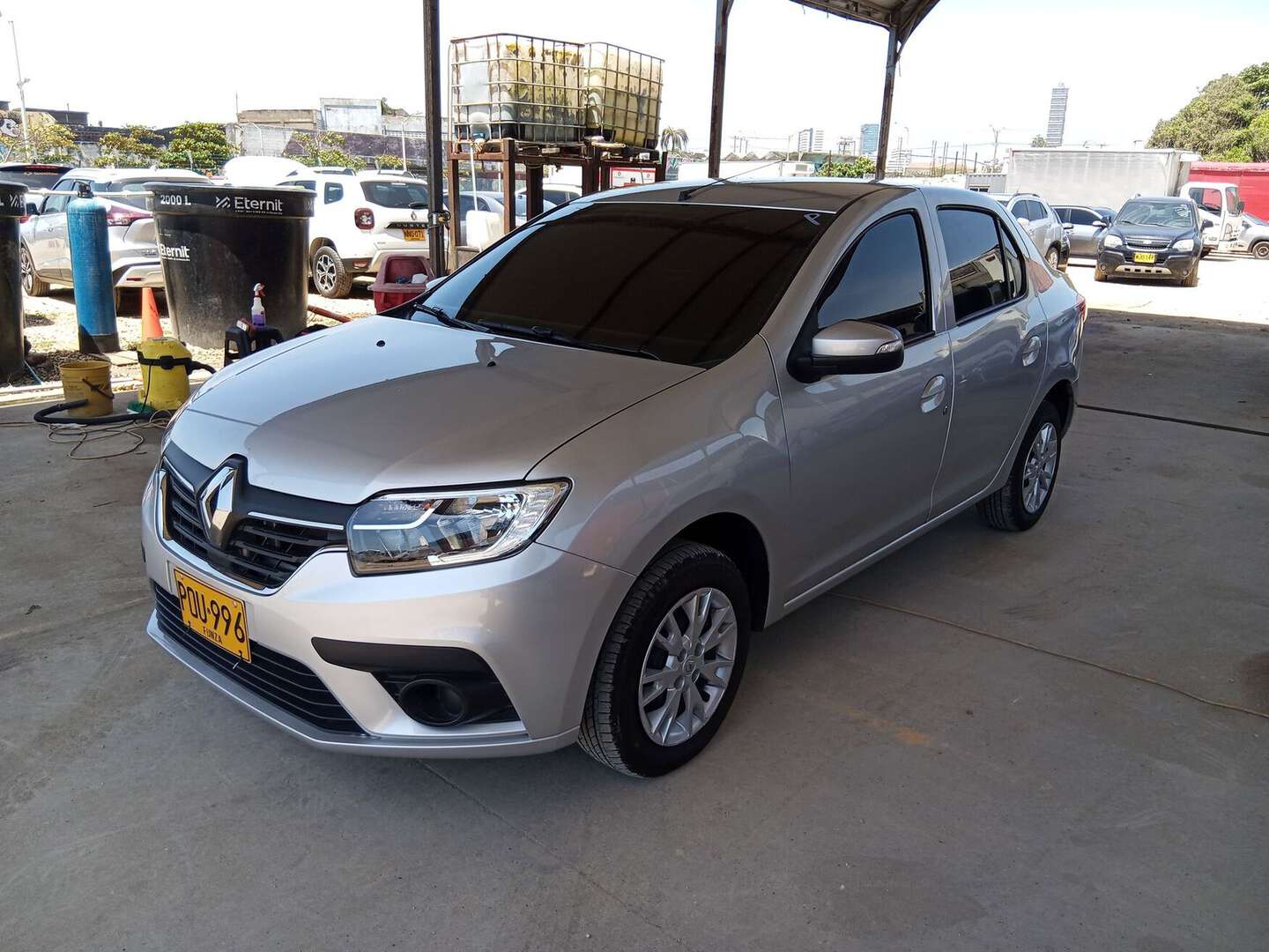Renault - Logan - 2026
