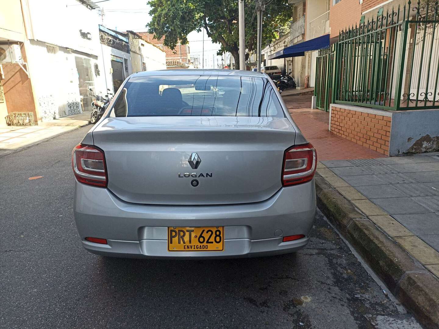 Renault - Logan - 2026