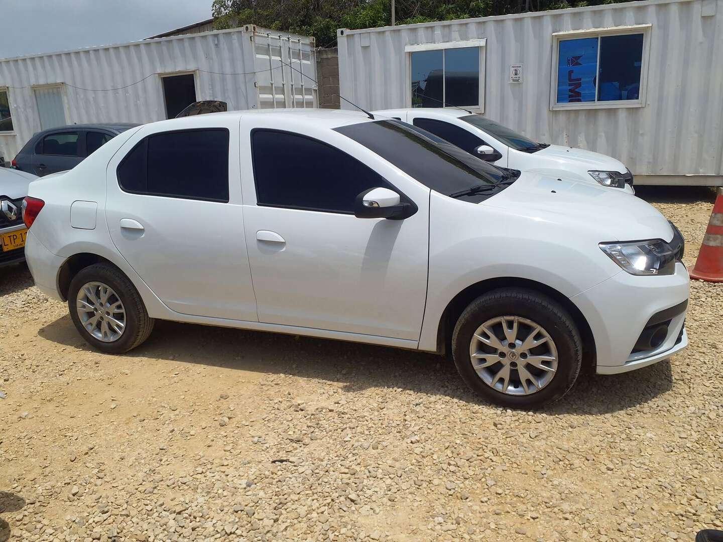 Renault - Logan - 2024