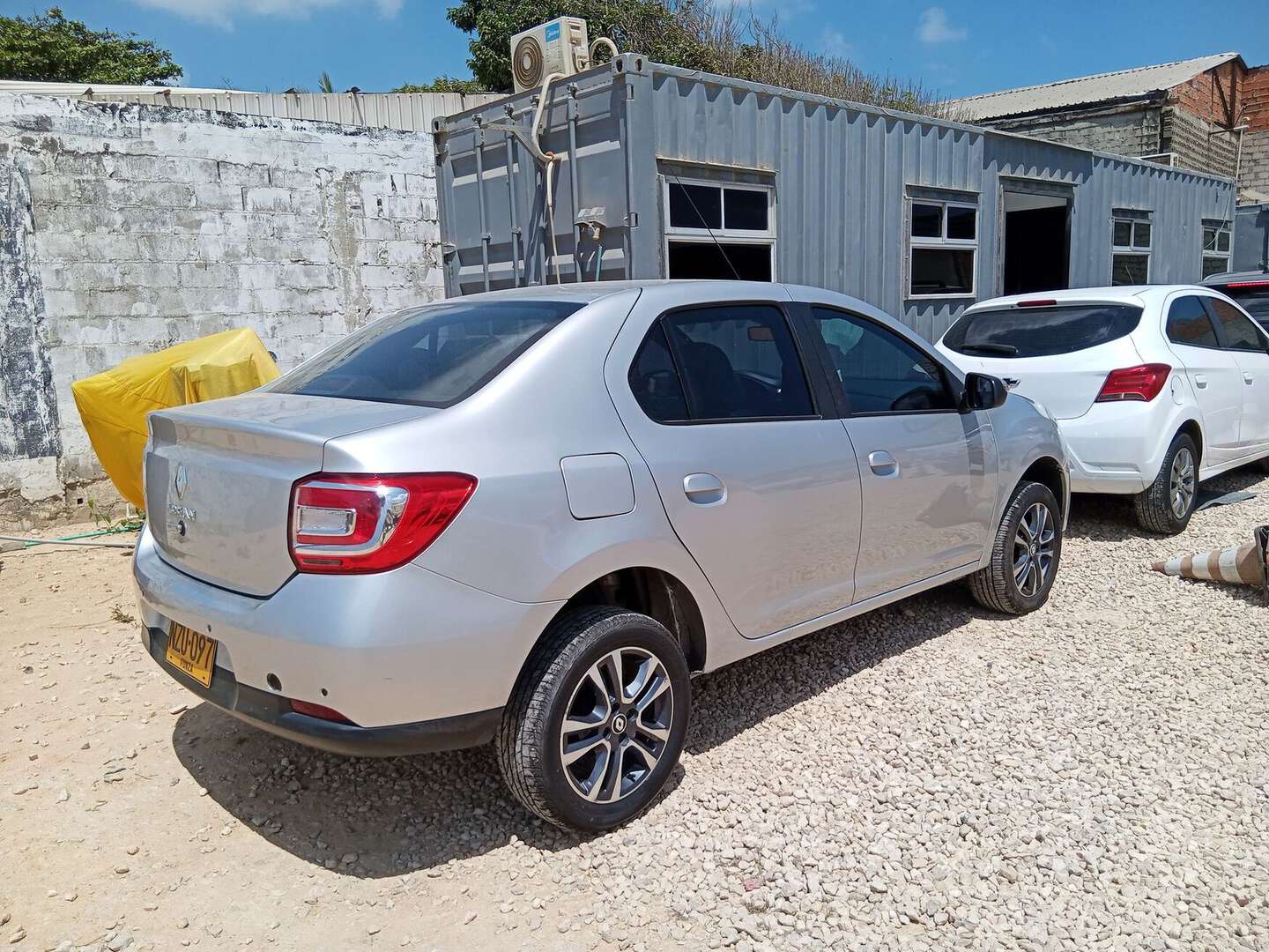 Renault - Logan - 2026