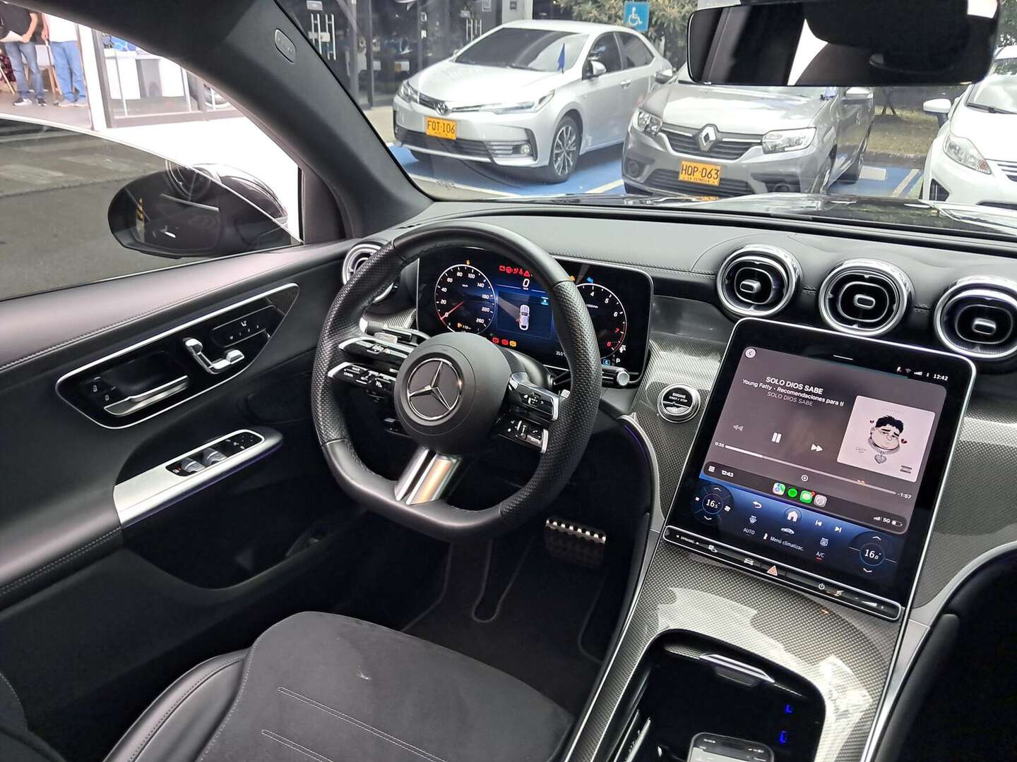 Mercedes Benz - GLC300 - 2026