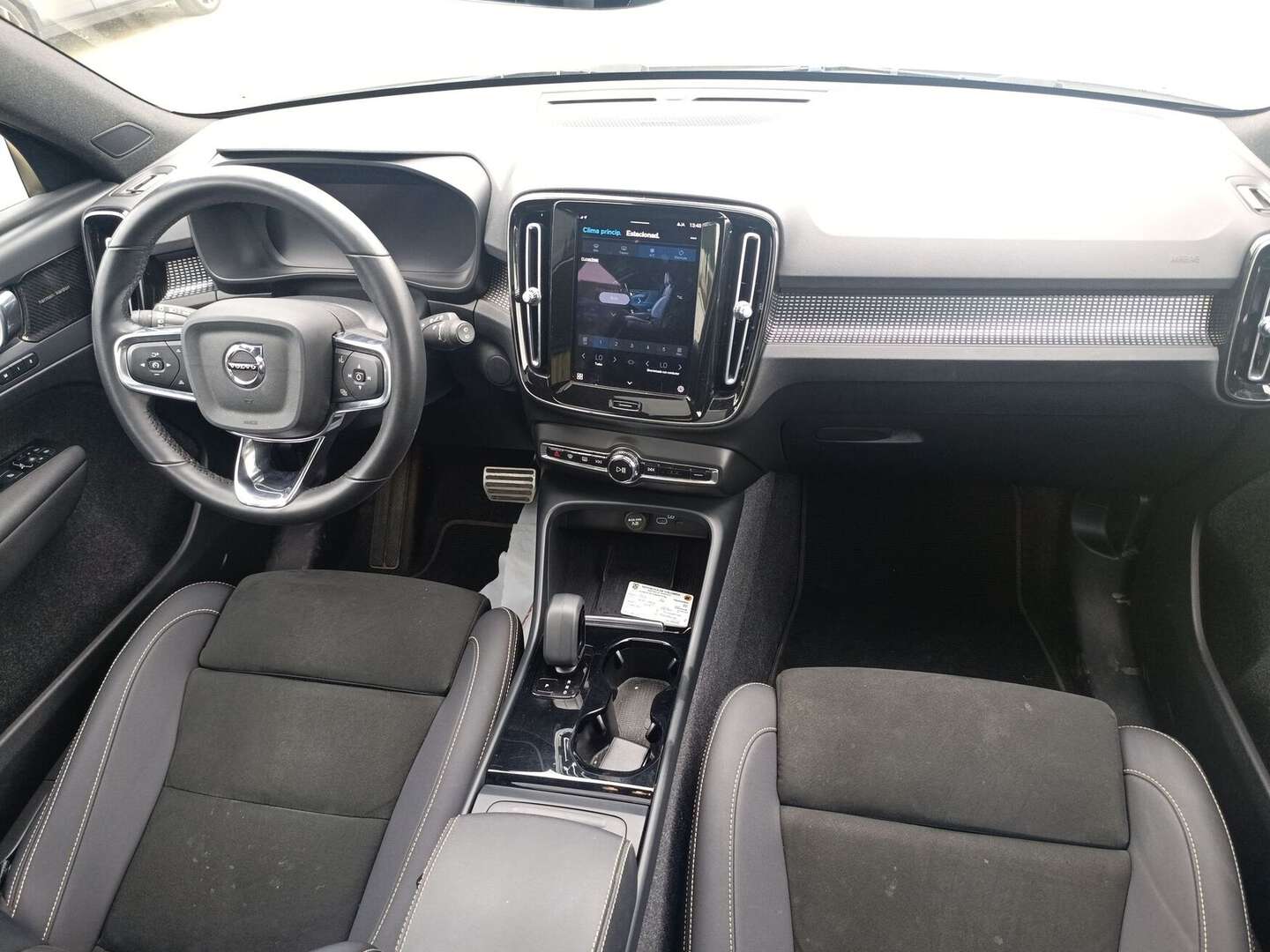 Volvo - XC40 - 2022