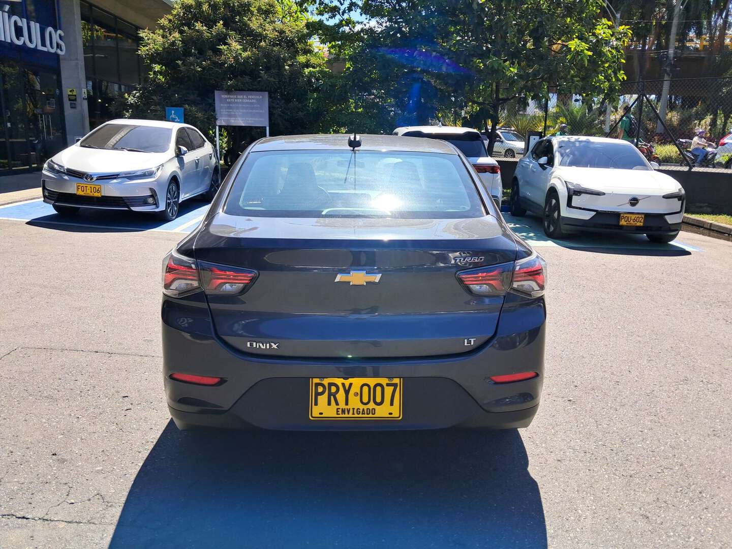 Chevrolet - Onix - 2026