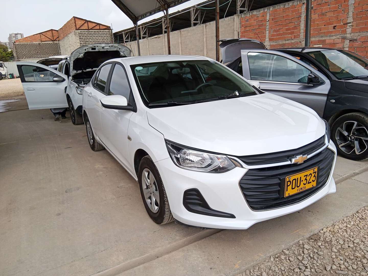 Chevrolet - Onix - 2025