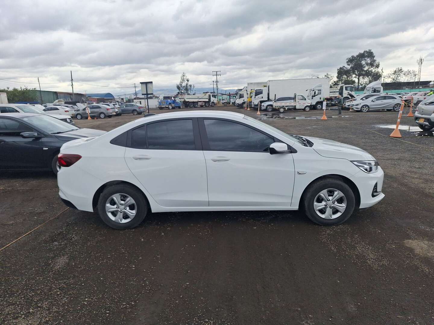 Chevrolet - Onix - 2025