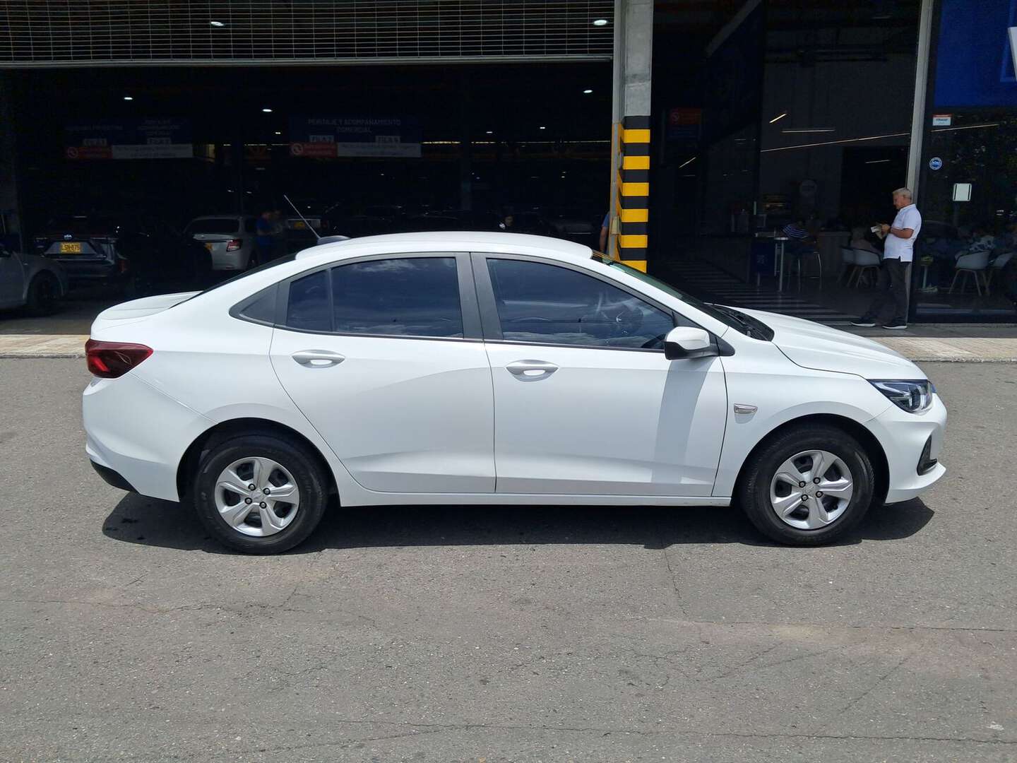 Chevrolet - Onix - 2025