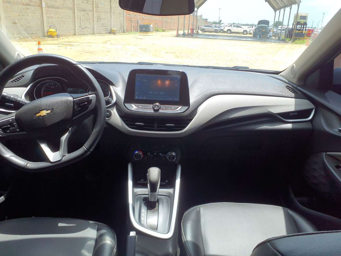 Chevrolet - Onix - 2023