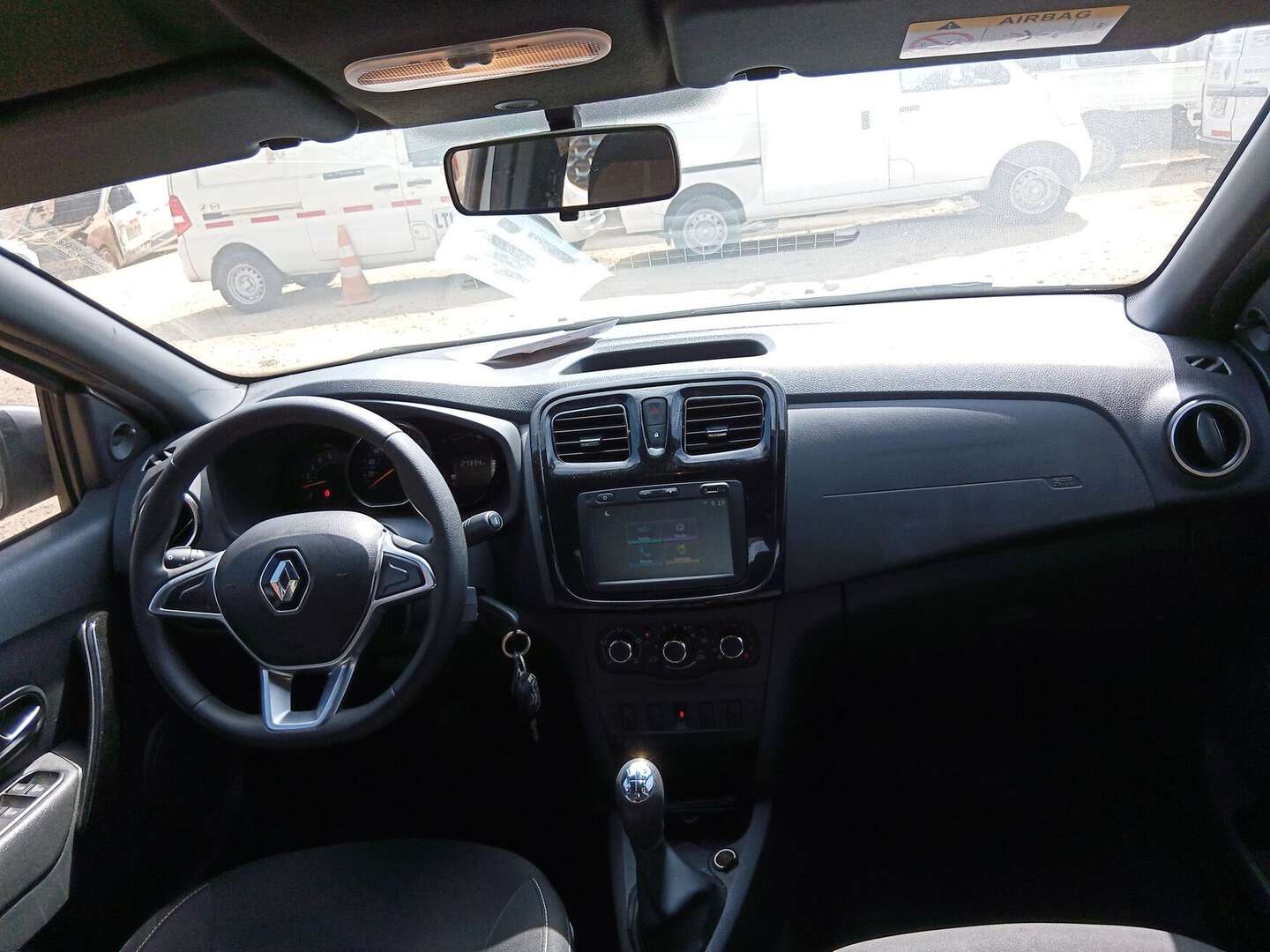 Renault - Logan - 2025