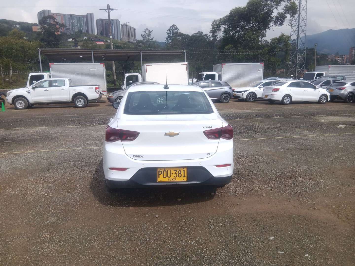 Chevrolet - Onix - 2025