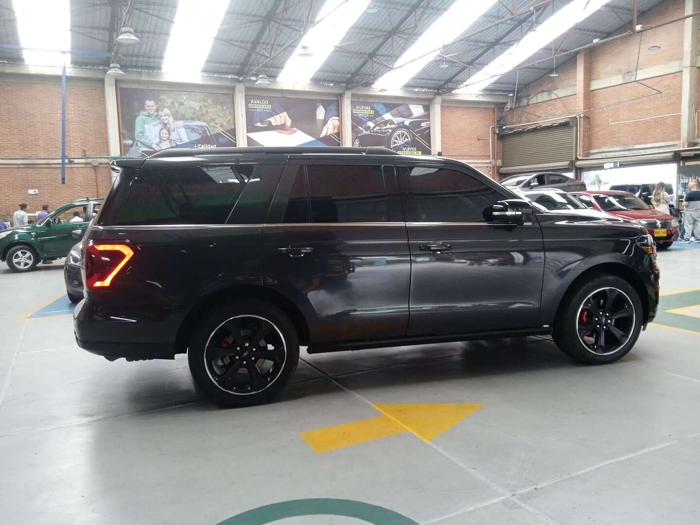 Ford - Expedition - 2024
