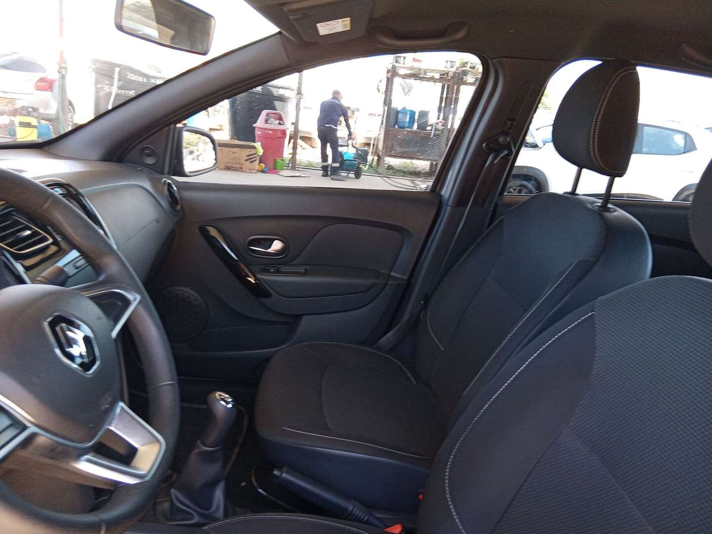 Renault - Logan - 2026