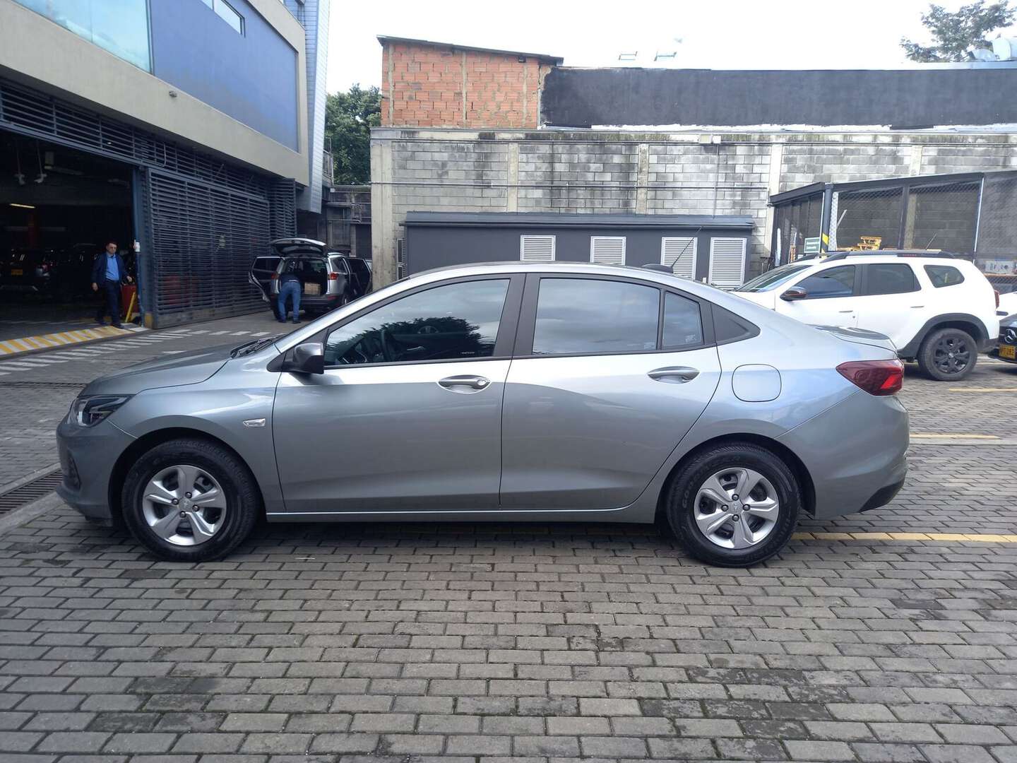 Chevrolet - Onix - 2025