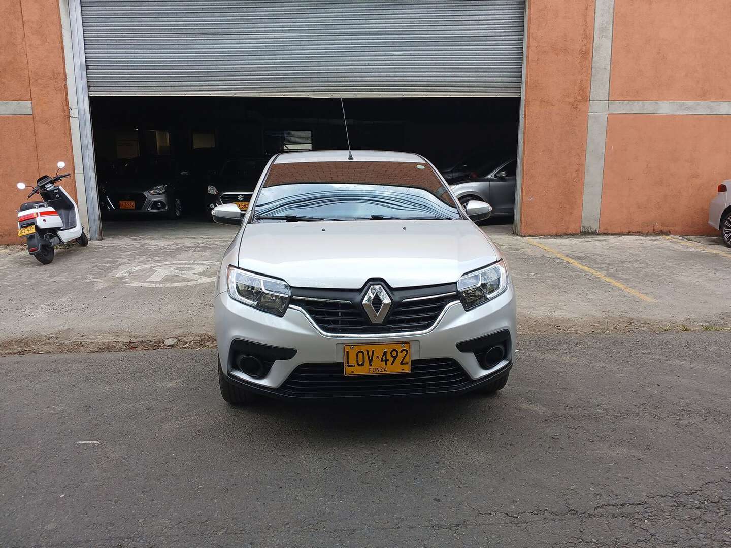 Renault - Logan - 2023