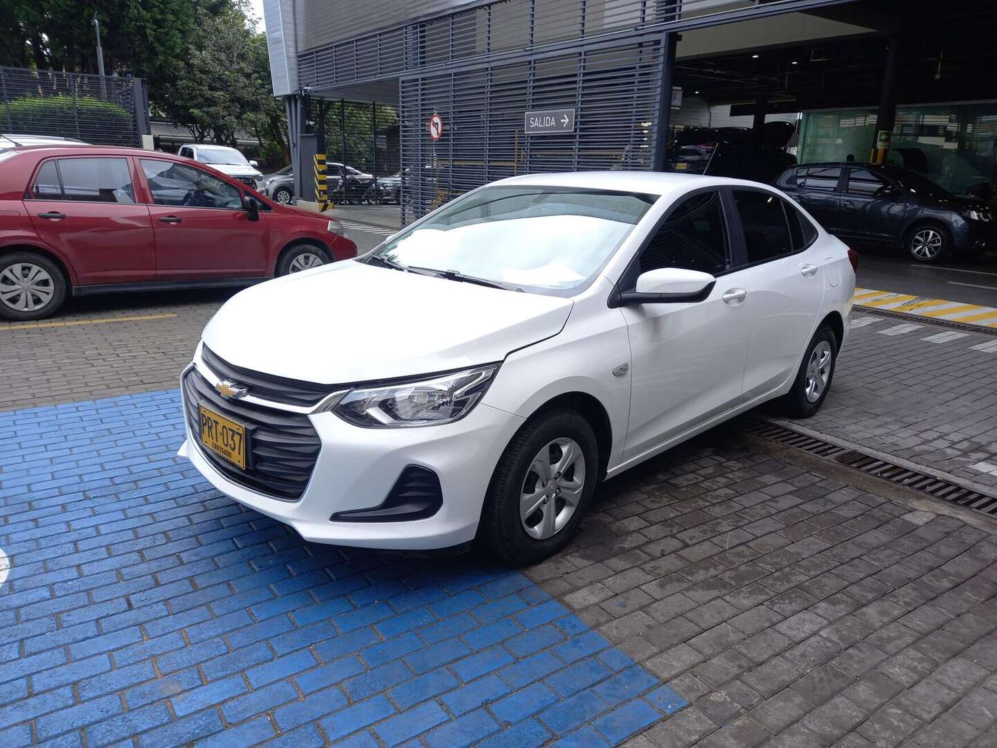 Chevrolet - Onix - 2025