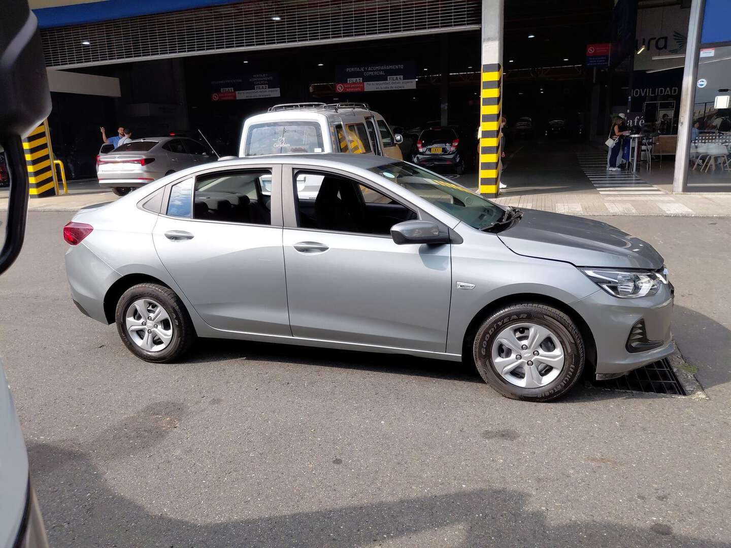 Chevrolet - Onix - 2025