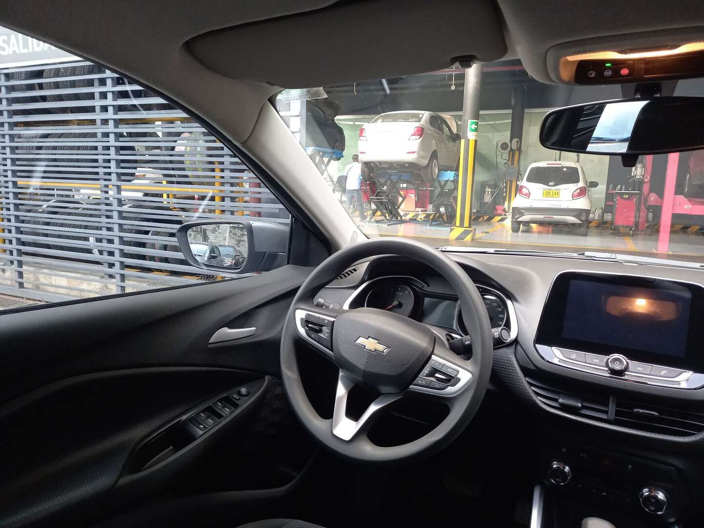 Chevrolet - Onix - 2025