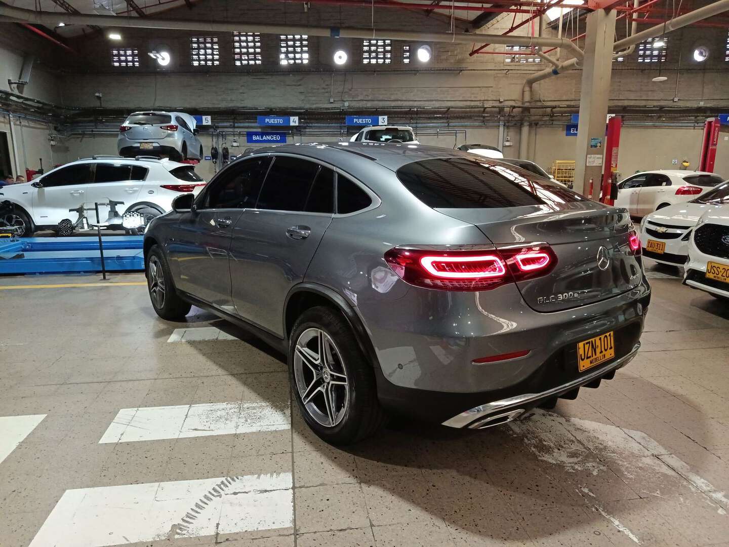 Mercedes Benz - GLC300E - 2022