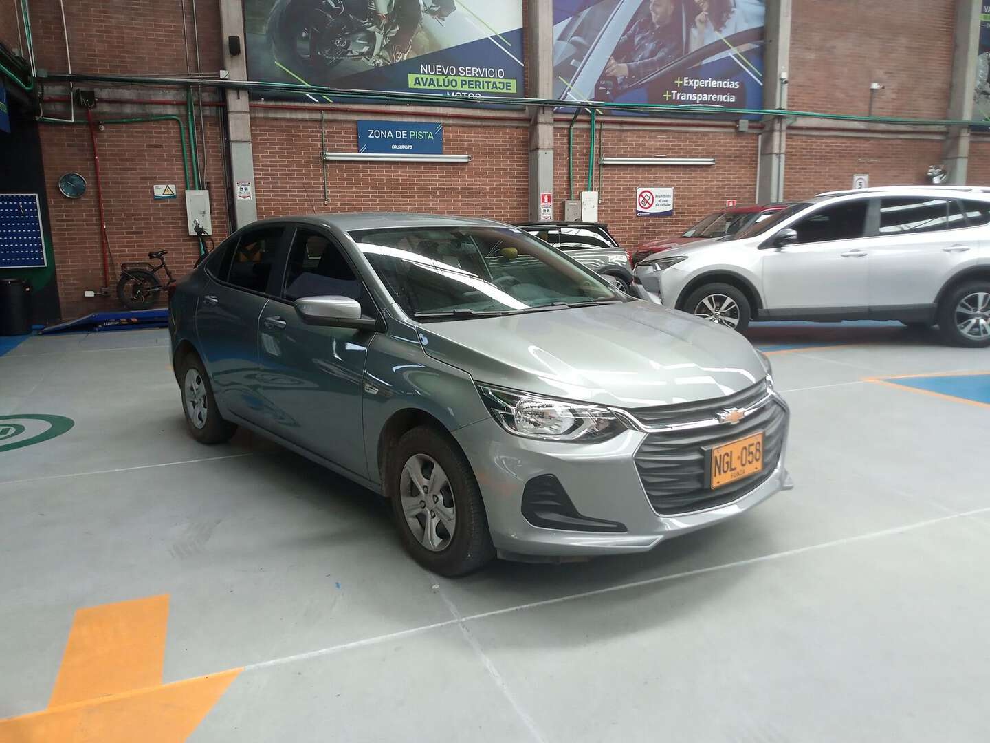 Chevrolet - Onix - 2024