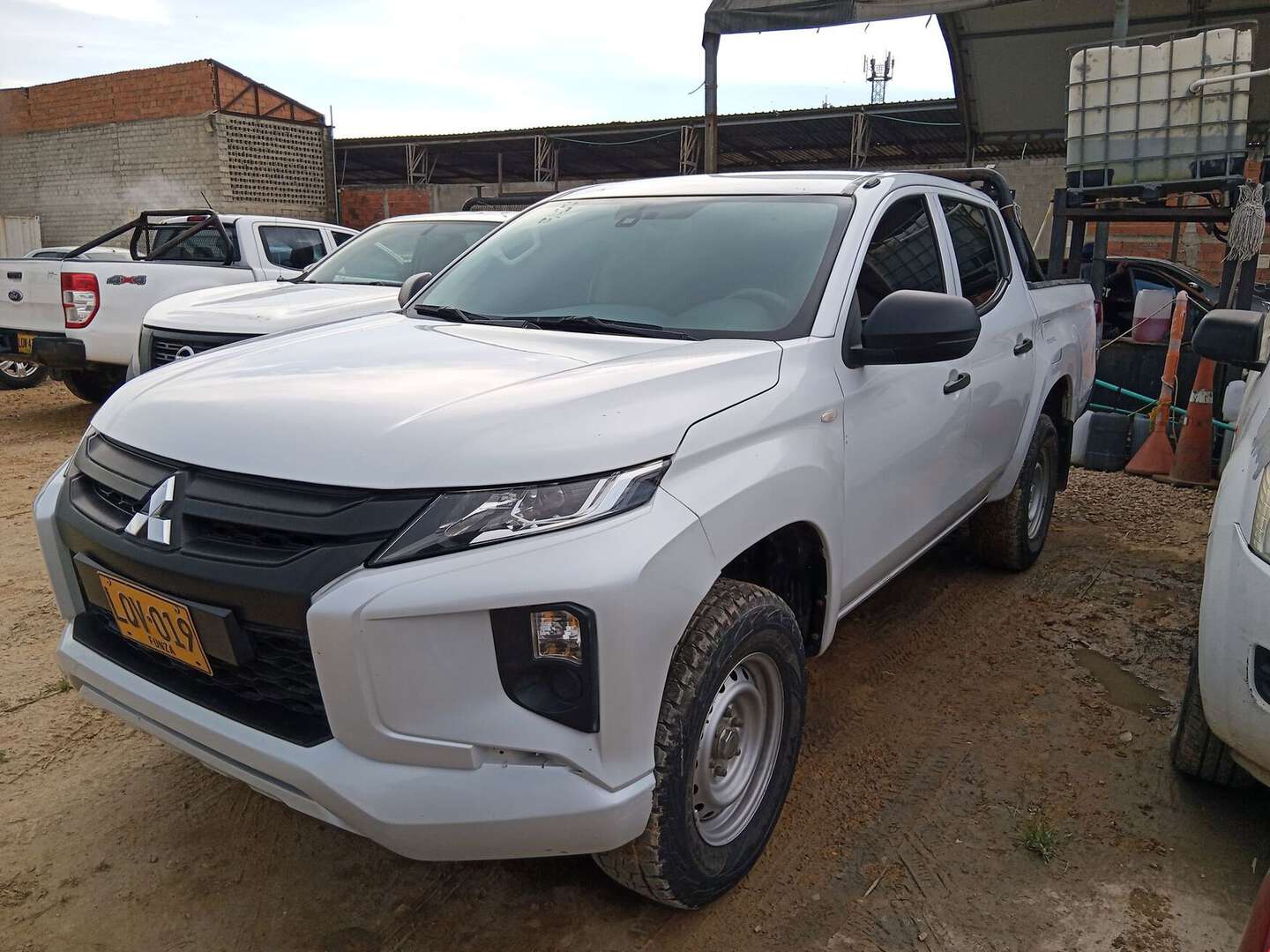 Mitsubishi - L200 - 2023