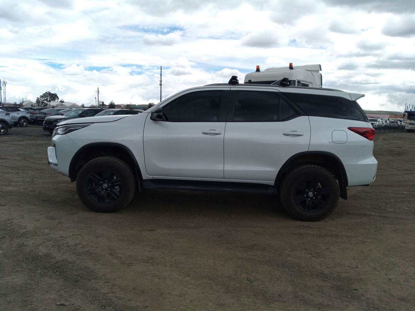 Toyota - Fortuner - 2024