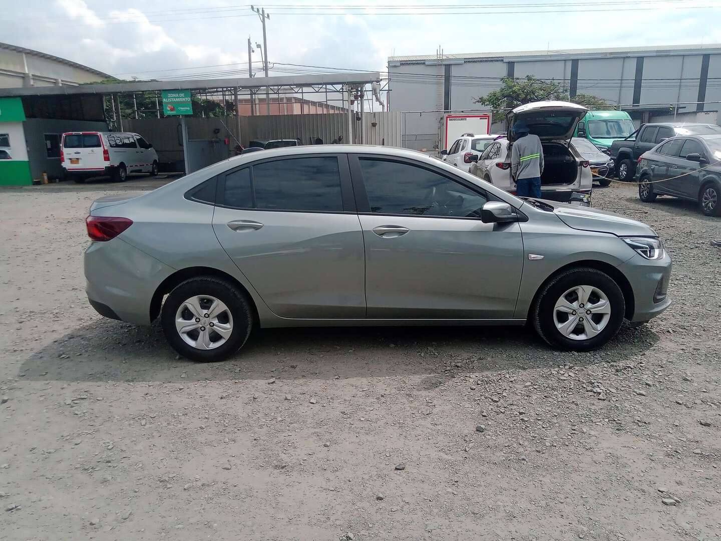 Chevrolet - Onix - 2025