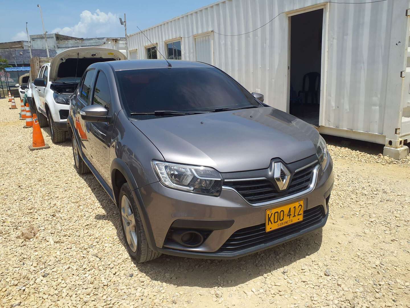 Renault - Logan - 2022