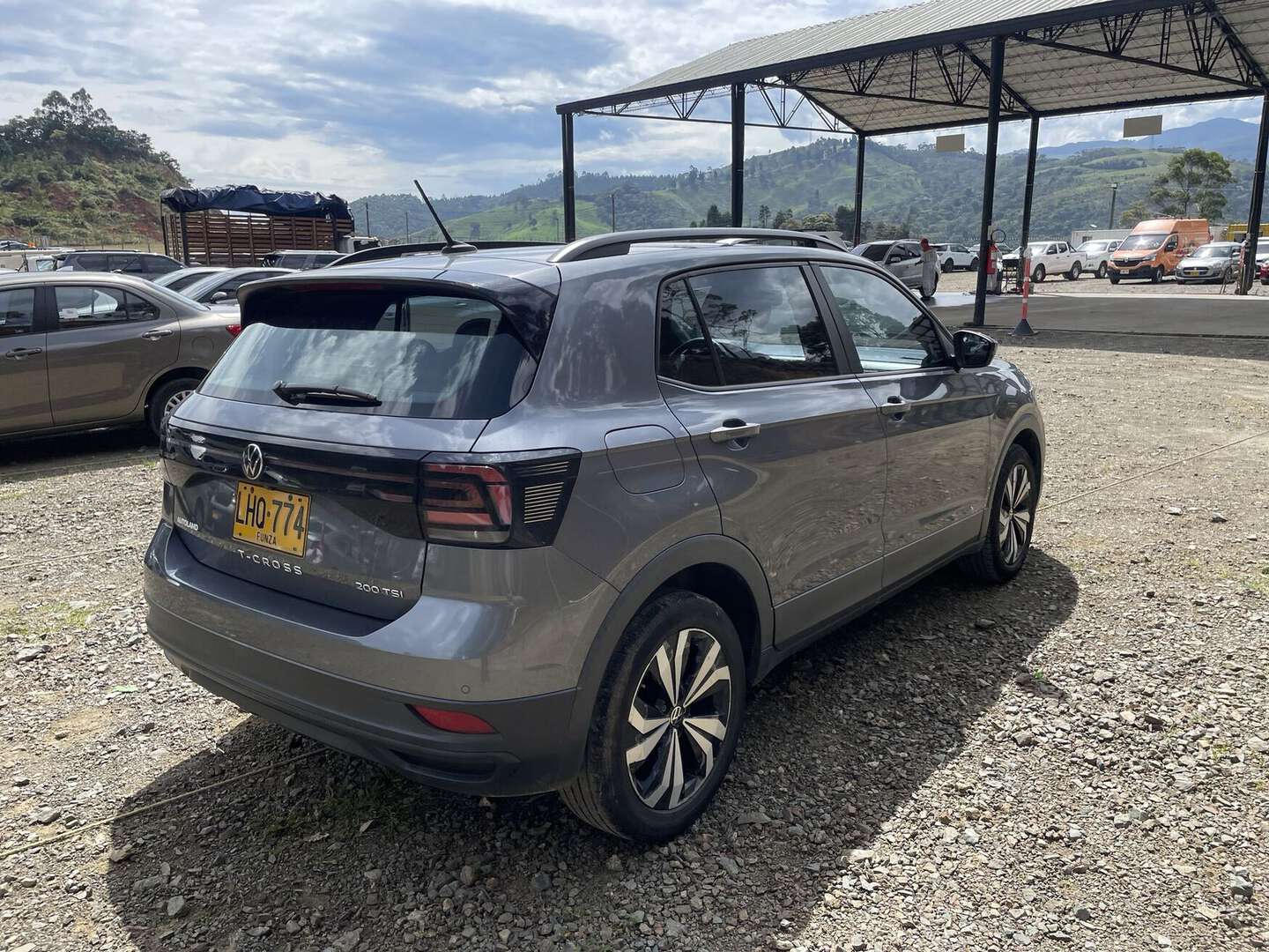 Volkswagen - T-Cross - 2022