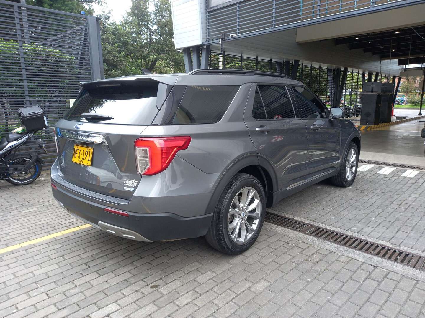 Ford - Explorer - 2023