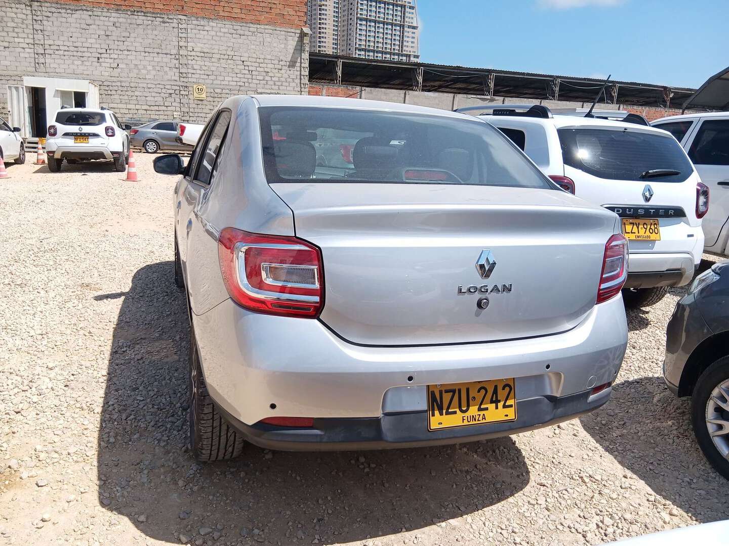 Renault - Logan - 2026