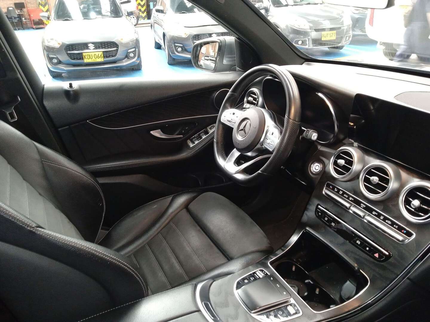 Mercedes Benz - GLC300E - 2022