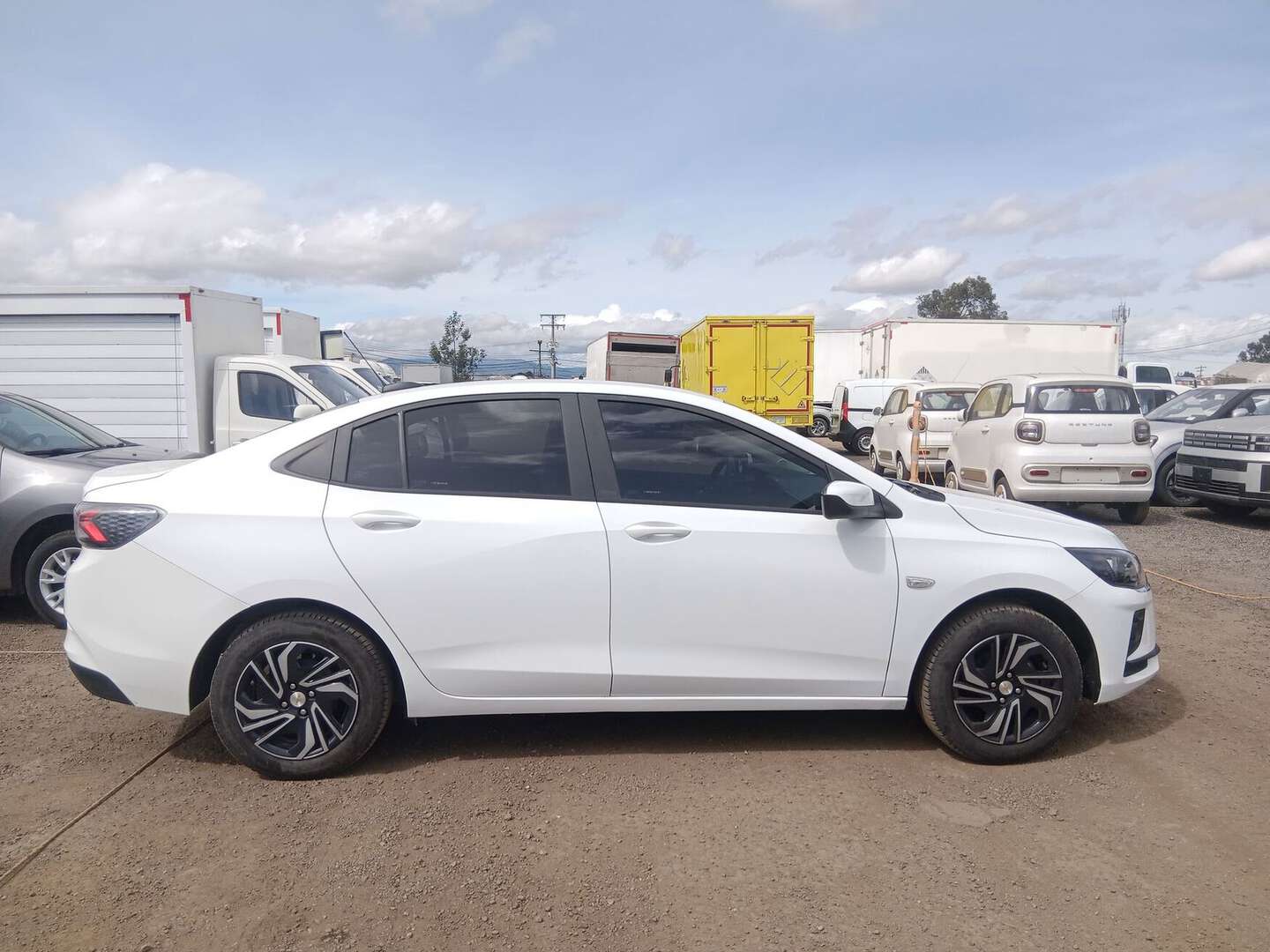 Chevrolet - Onix - 2026