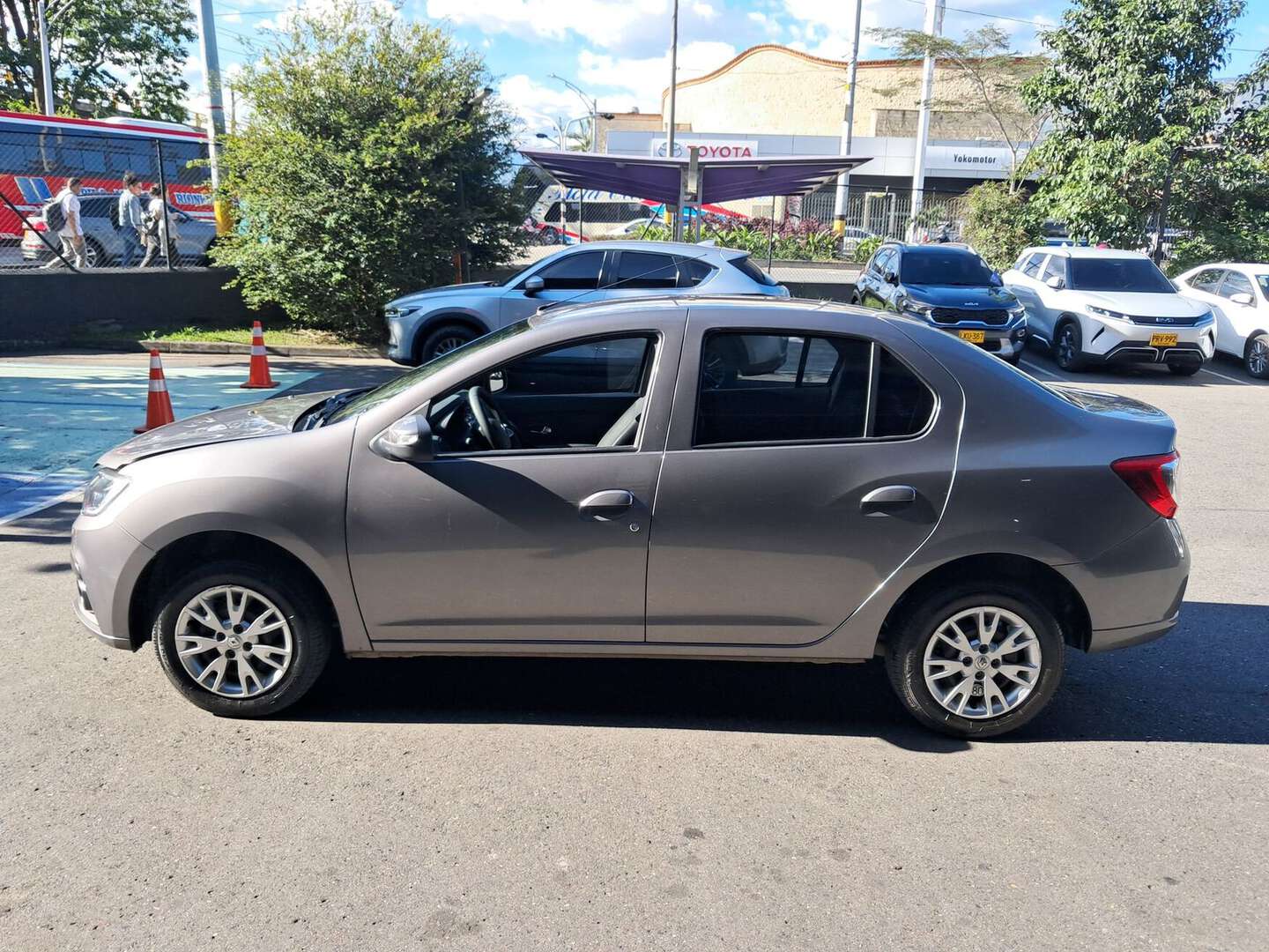 Renault - Logan - 2026
