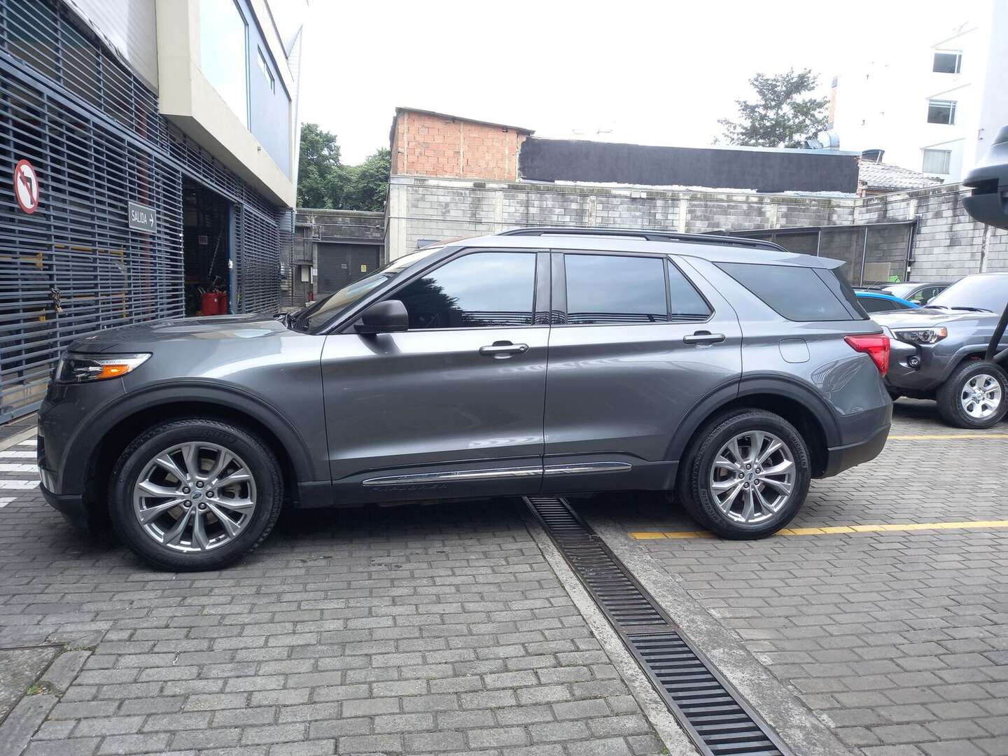 Ford - Explorer - 2023