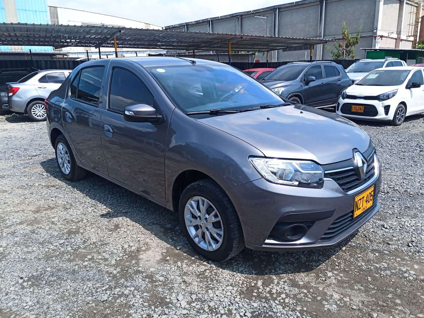 Renault - Logan - 2025