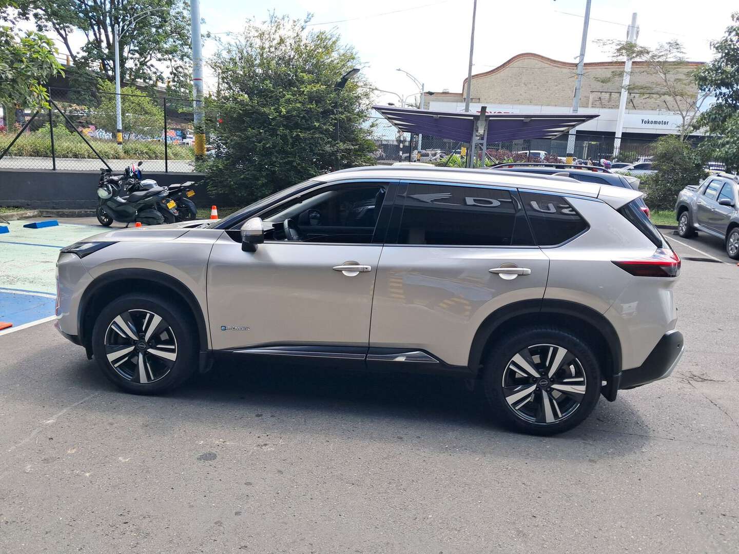 Nissan - X-TRAIL - 2025