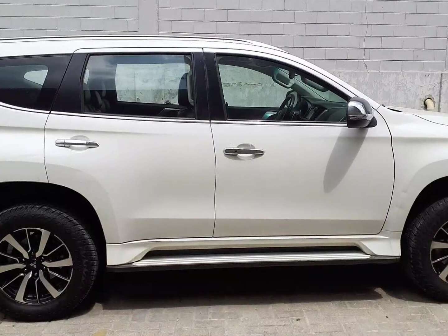 Mitsubishi - Montero Sport - 2020