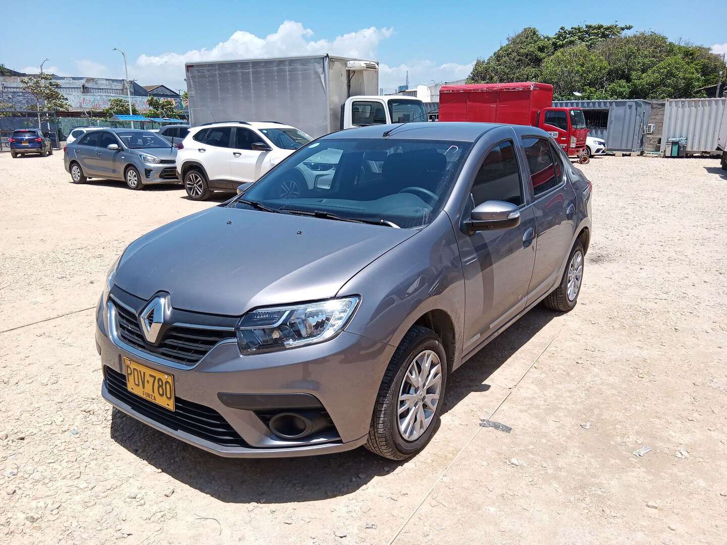 Renault - Logan - 2026