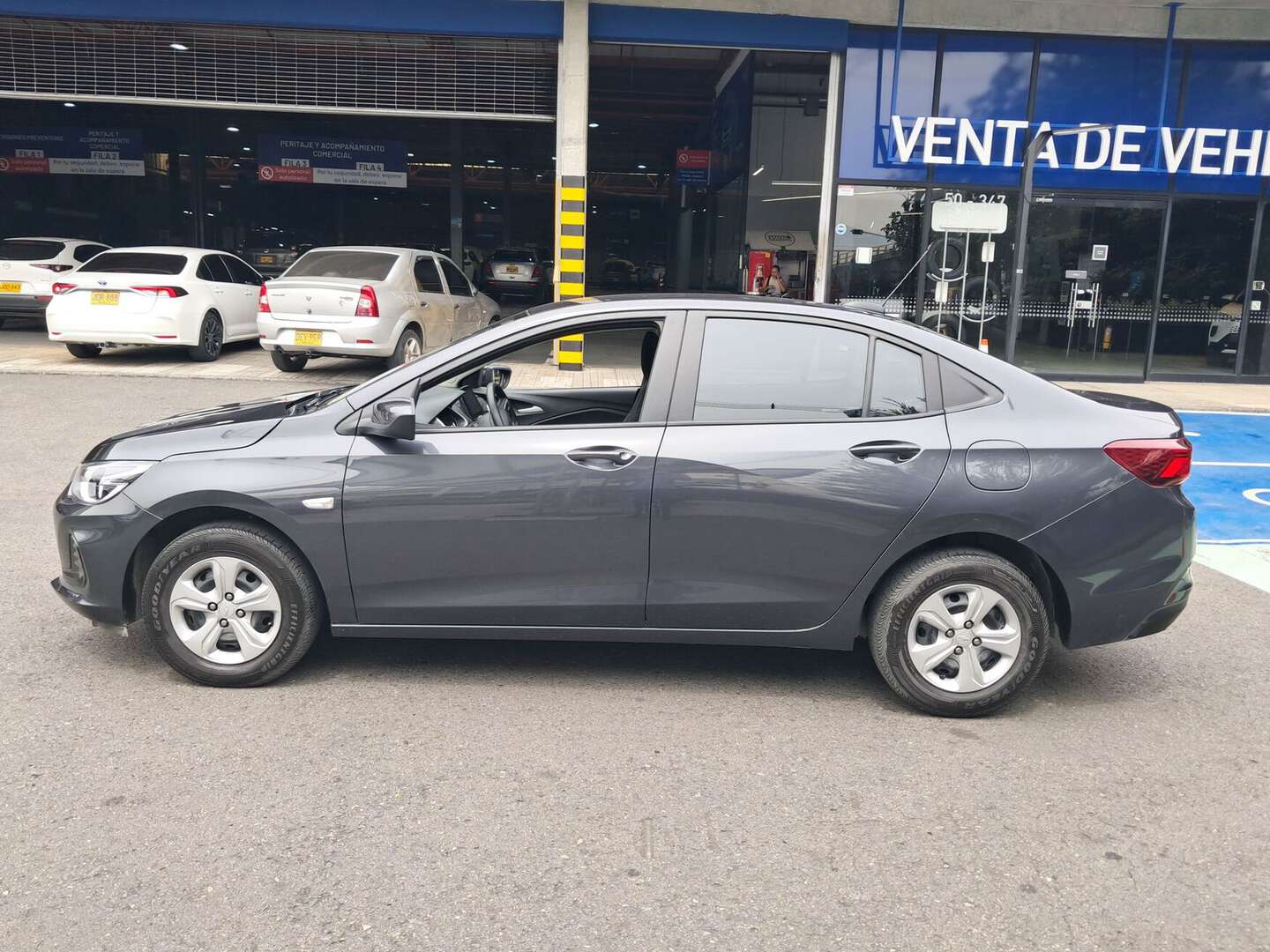 Chevrolet - Onix - 2025