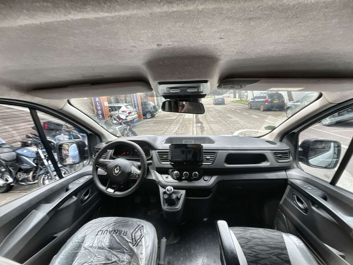 Renault - Trafic - 2024