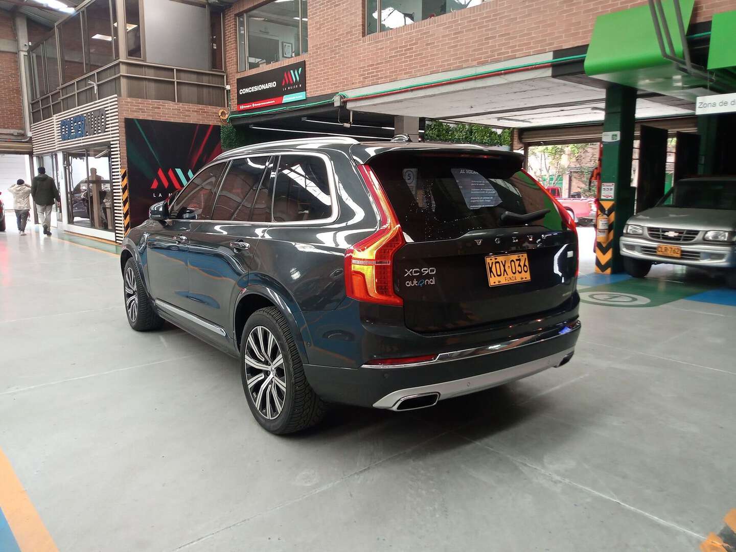 Volvo - XC90 - 2021