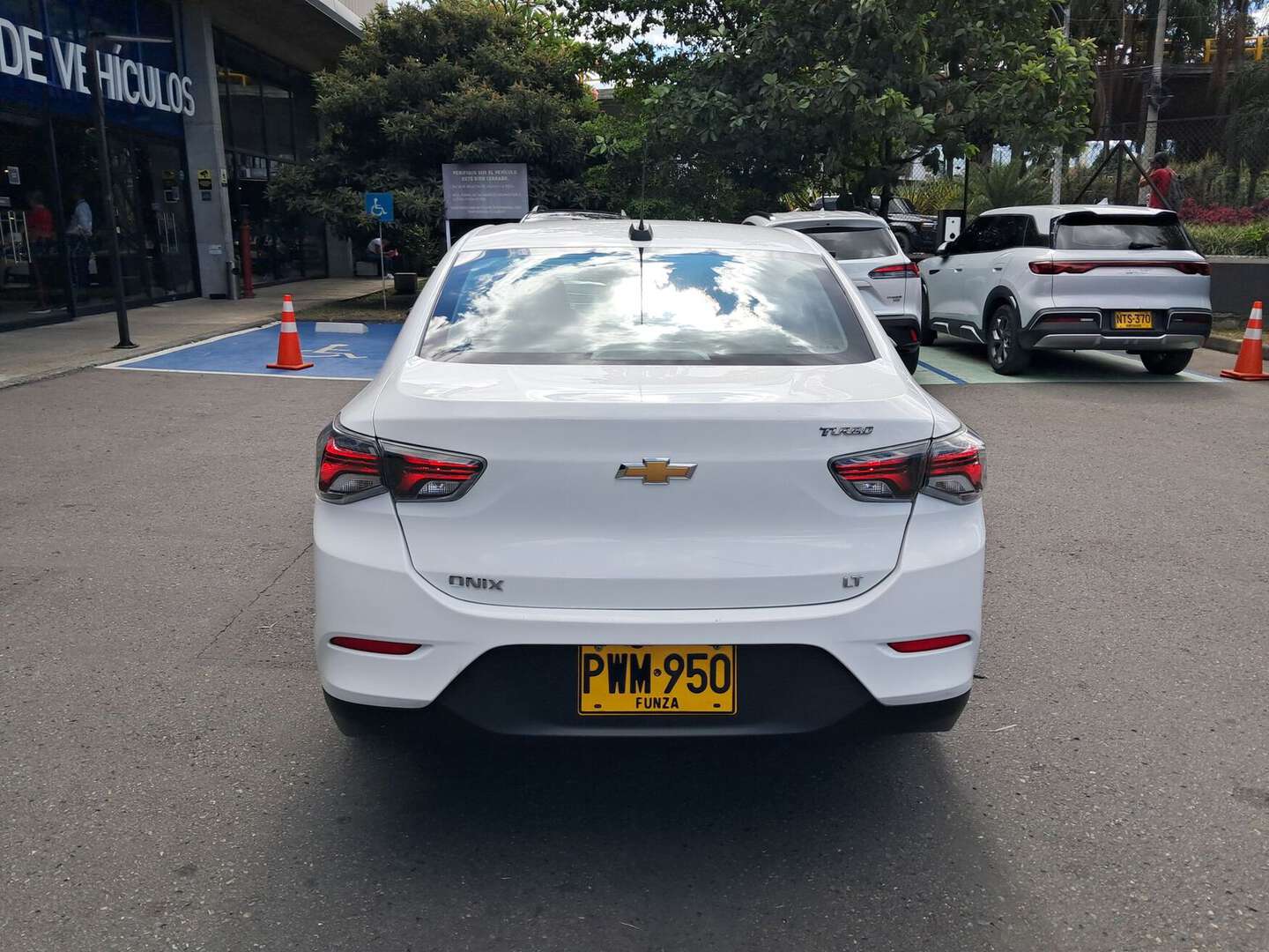 Chevrolet - Onix - 2026