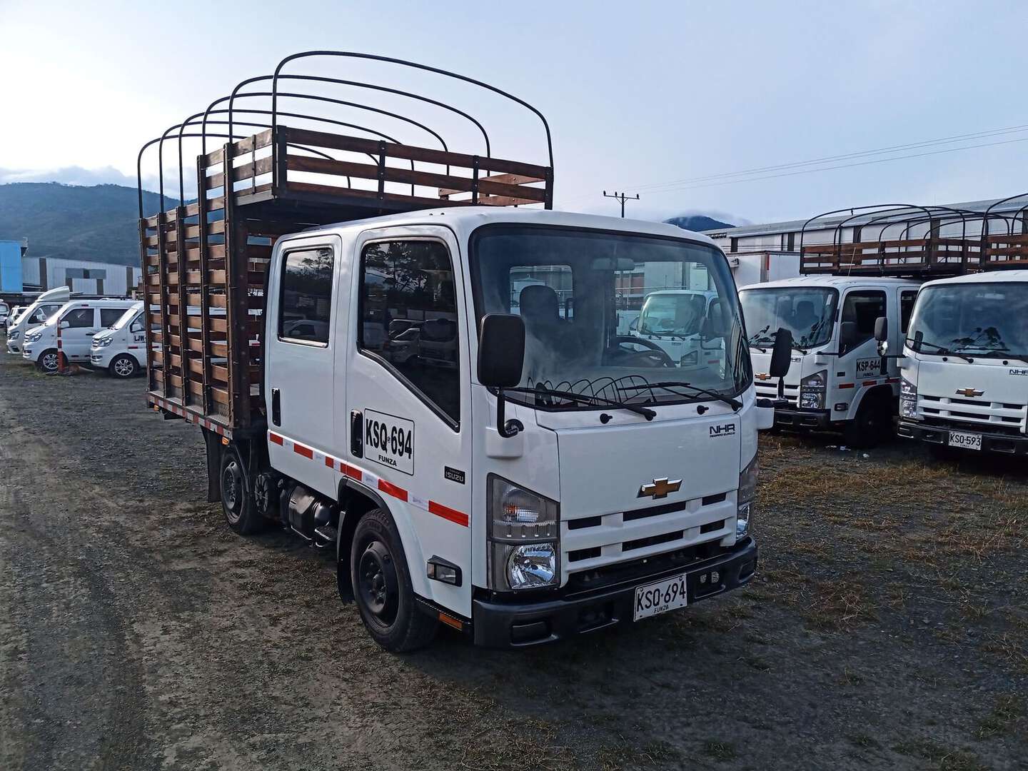 Chevrolet - NHR Doble - 2022