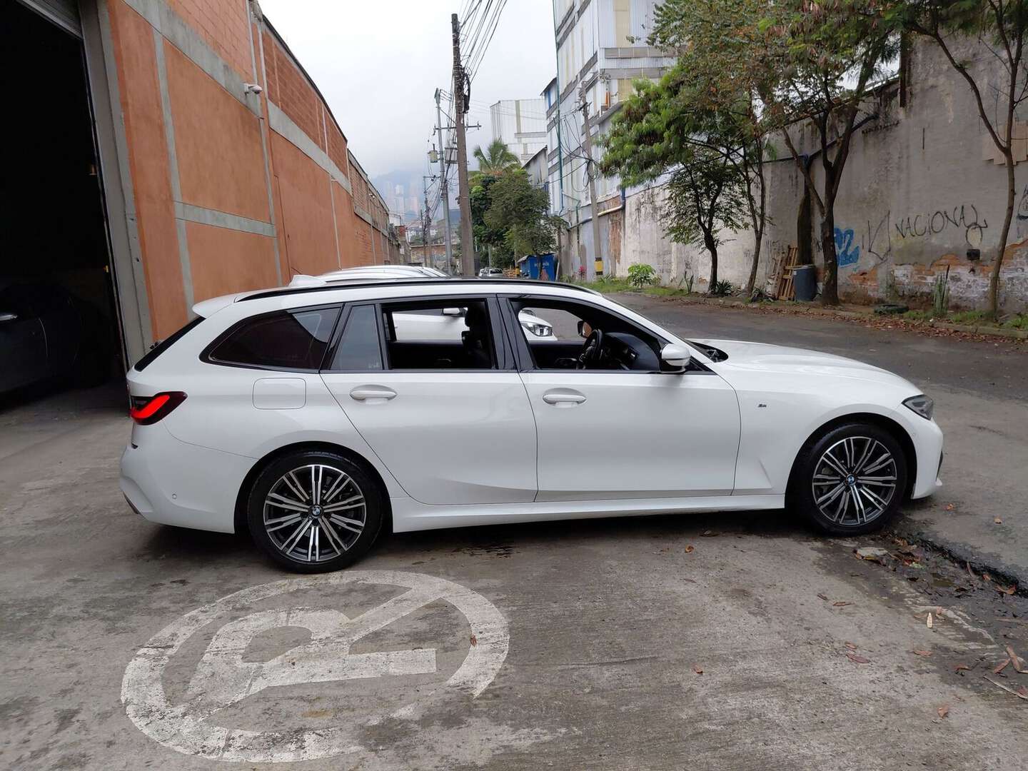 BMW - 330i - 2022
