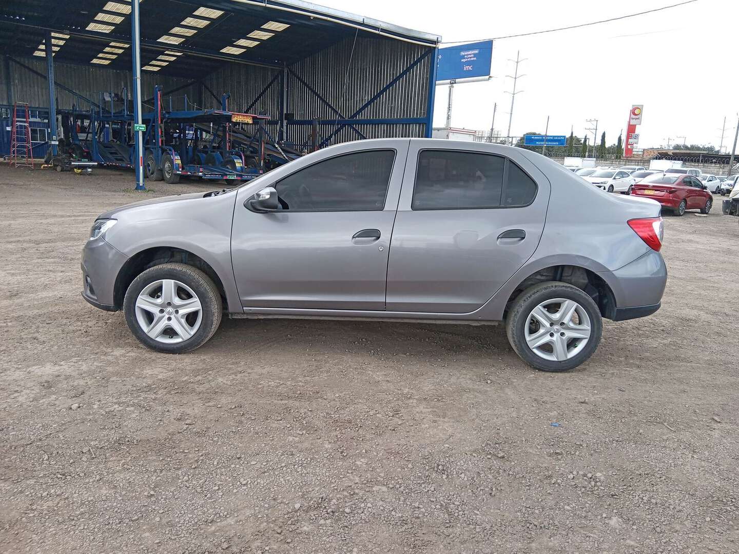 Renault - Logan - 2023