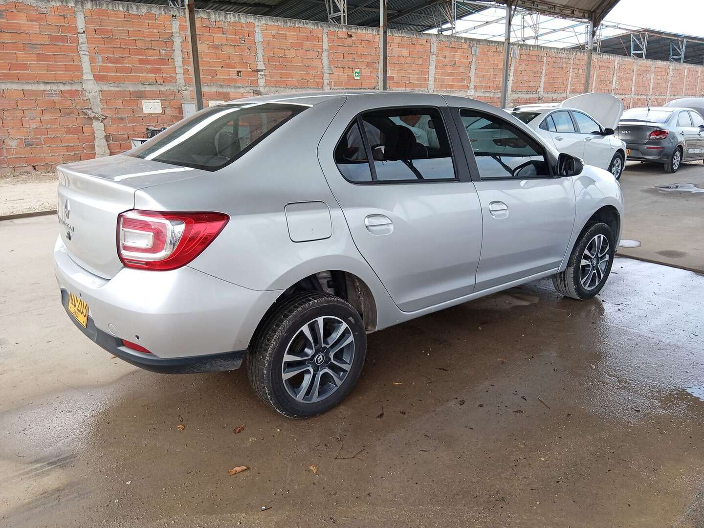 Renault - Logan - 2026